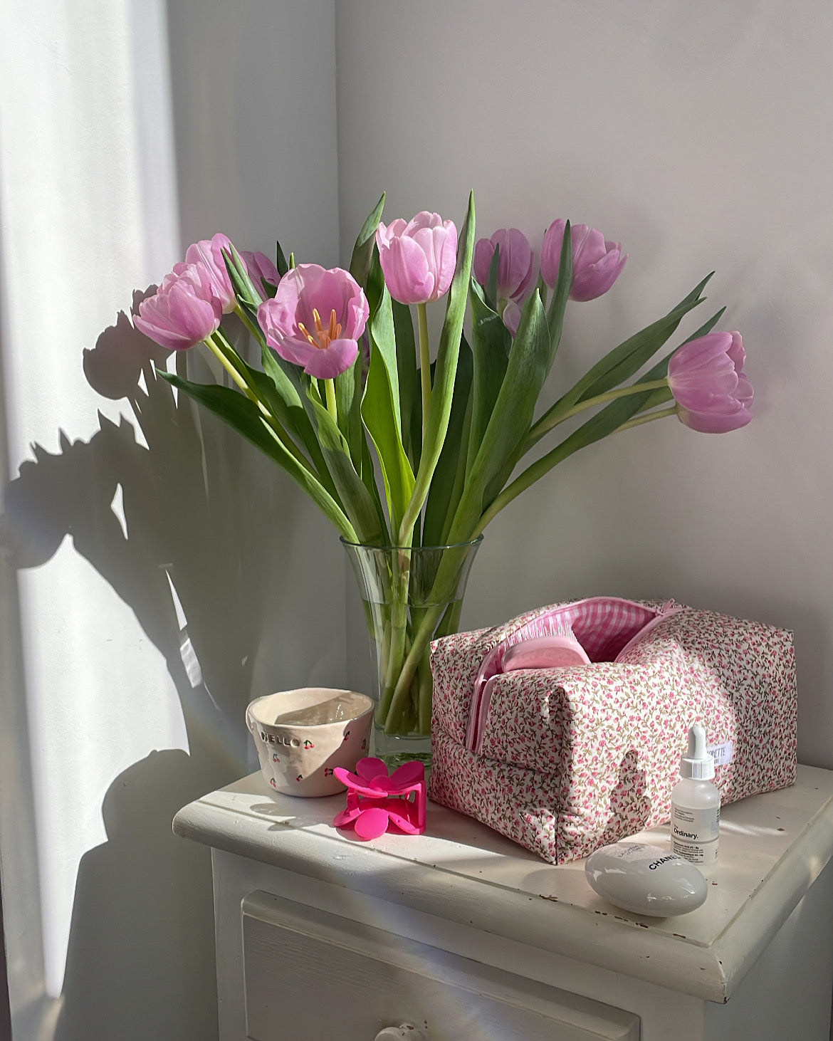 Beauty case with pink flowers