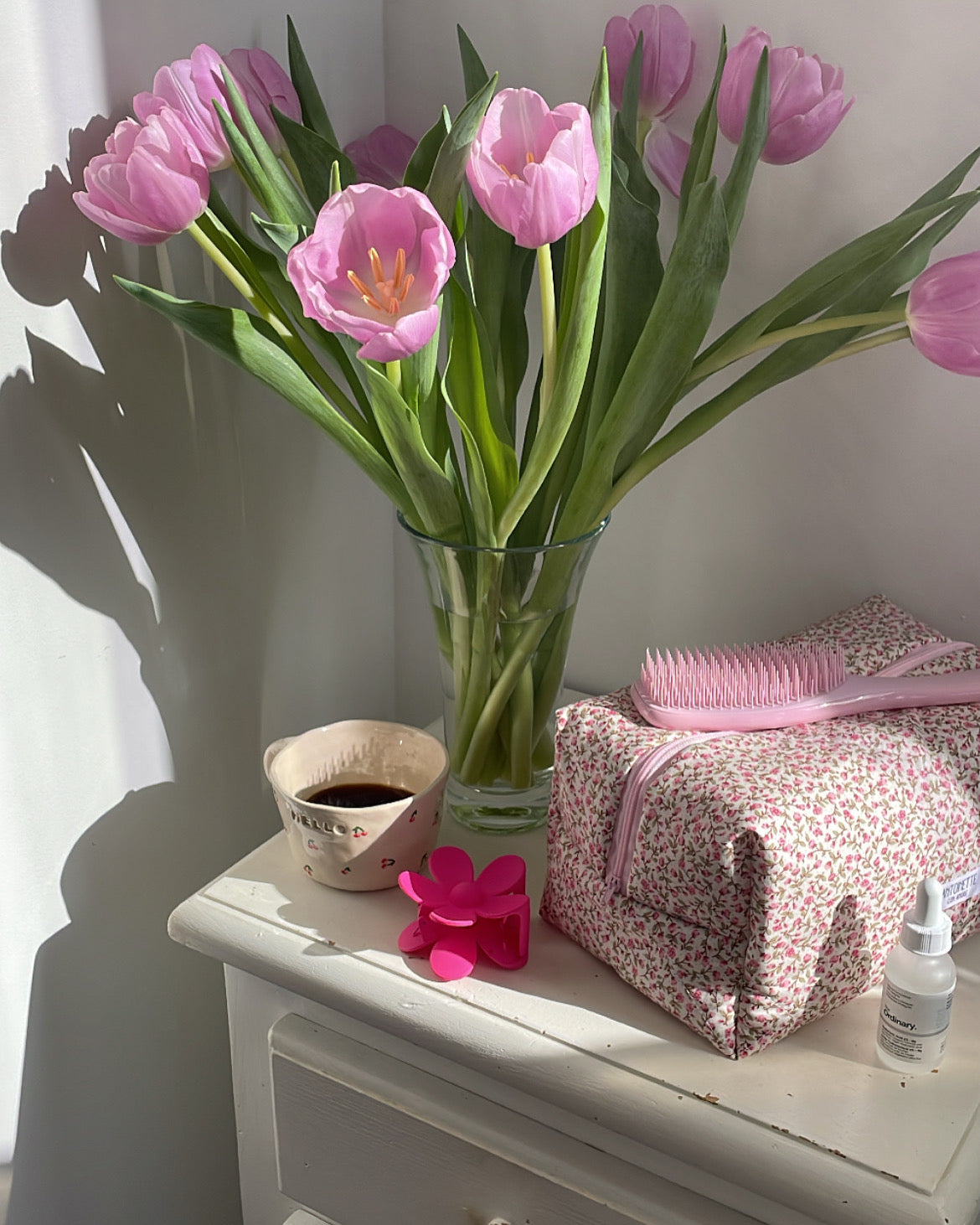 Beauty case with pink flowers