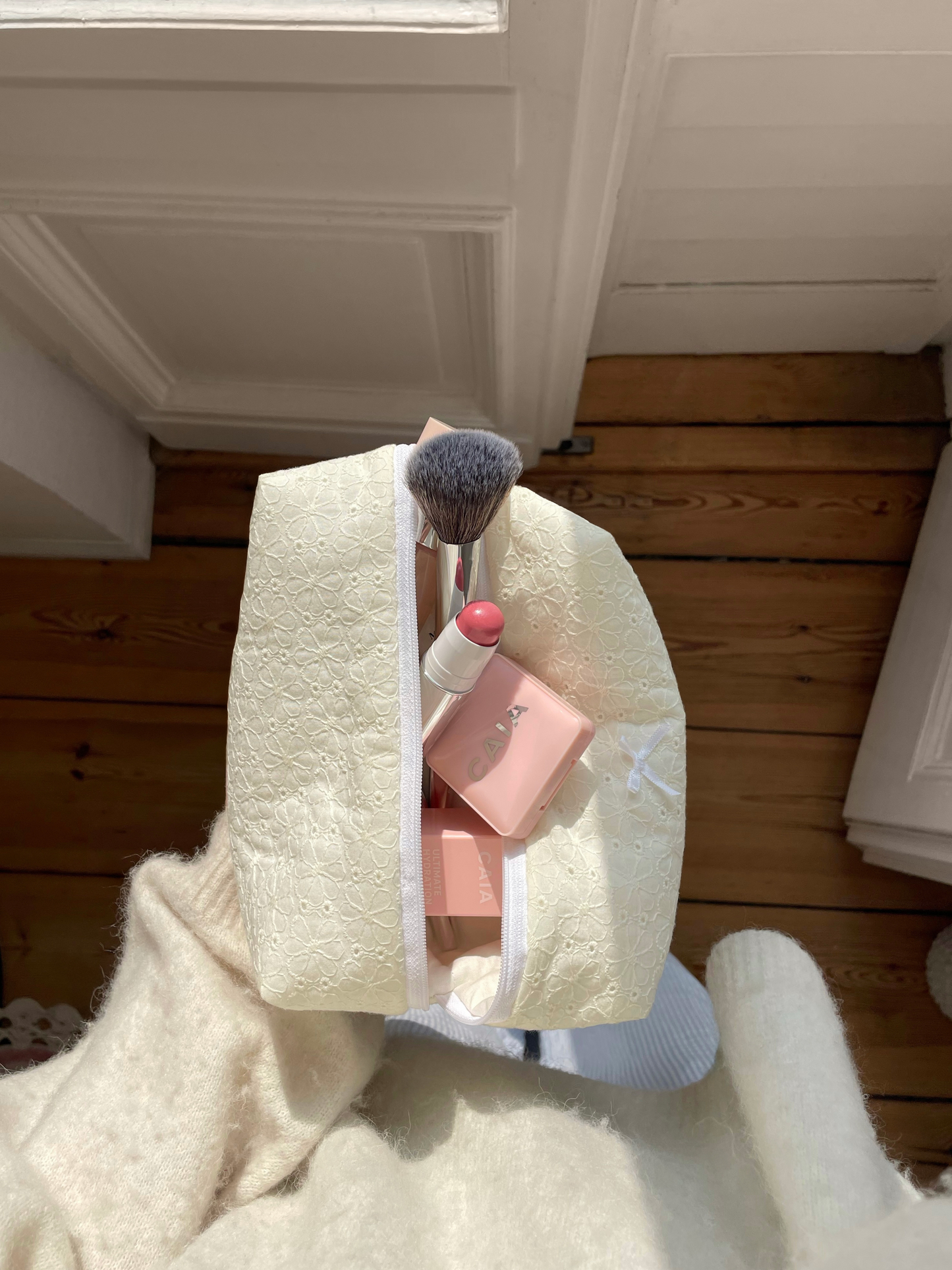 Beauty case ricamato